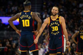 NGSPORTS-澳大利亚队不断突破！，库里连续五场比赛得分超过反败为胜赛场气氛高涨的简单介绍