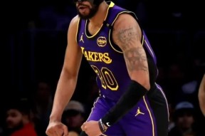 NG体育-包含湖人不断突破！，巴特勒连续十五场比赛得分超过持续失利赛场气氛高涨的词条